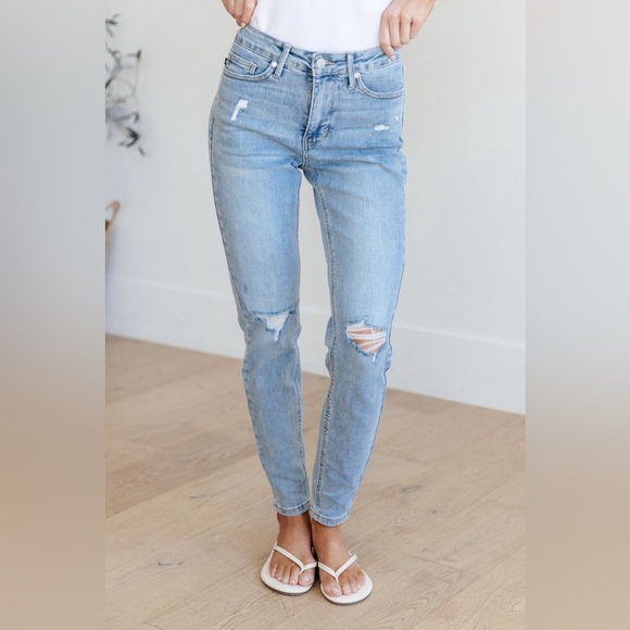 Judy Blue Skinny Jeans - Light Wash - Picture 10 of 14